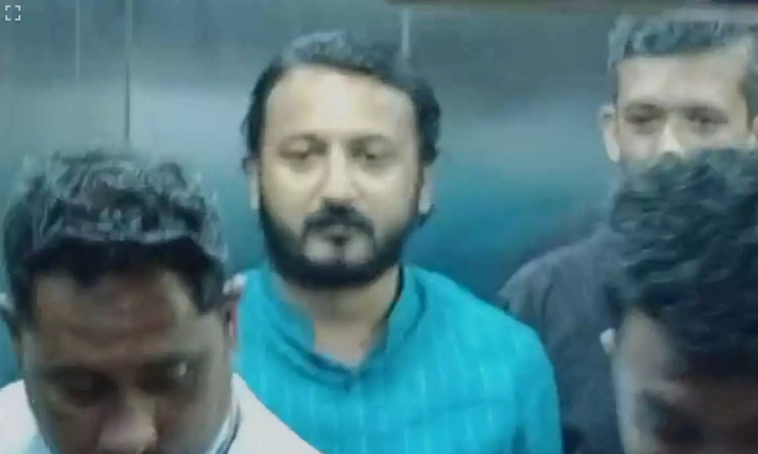 വിവാദങ്ങള്‍ക്കിടെ രാഹുല്‍ മാങ്കൂട്ടത്തില്‍ സഭയിലെത്തി