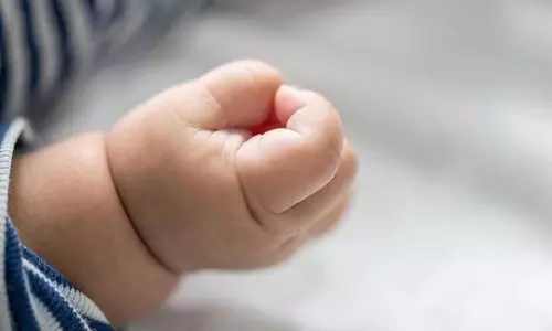 നിര്ത്താതെ കരച്ചില്, ഓടിച്ചെന്ന് നോക്കിയപ്പോള് മണ്ണിന് മുകളില് ചോരയൊലിച്ച് ഉറുമ്പരിക്കുന്ന കുഞ്ഞിക്കൈ, ; ജീവനോടെ കുഴിച്ചിട്ട 15ദിവസം പ്രായമായ പെണ്കുഞ്ഞിനെ രക്ഷിച്ച് ആട്ടിടയന് നിര്ത്താതെ കരച്ചില്, ഓടിച്ചെന്ന് നോക്കിയപ്പോള് മണ്ണിന് മുകളില് ചോരയൊലിച്ച് ഉറുമ്പരിക്കുന്ന കുഞ്ഞിക്കൈ, ; ജീവനോടെ കുഴിച്ചിട്ട 15ദിവസം പ്രായമായ പെണ്കുഞ്ഞിനെ രക്ഷിച്ച് ആട്ടിടയന്