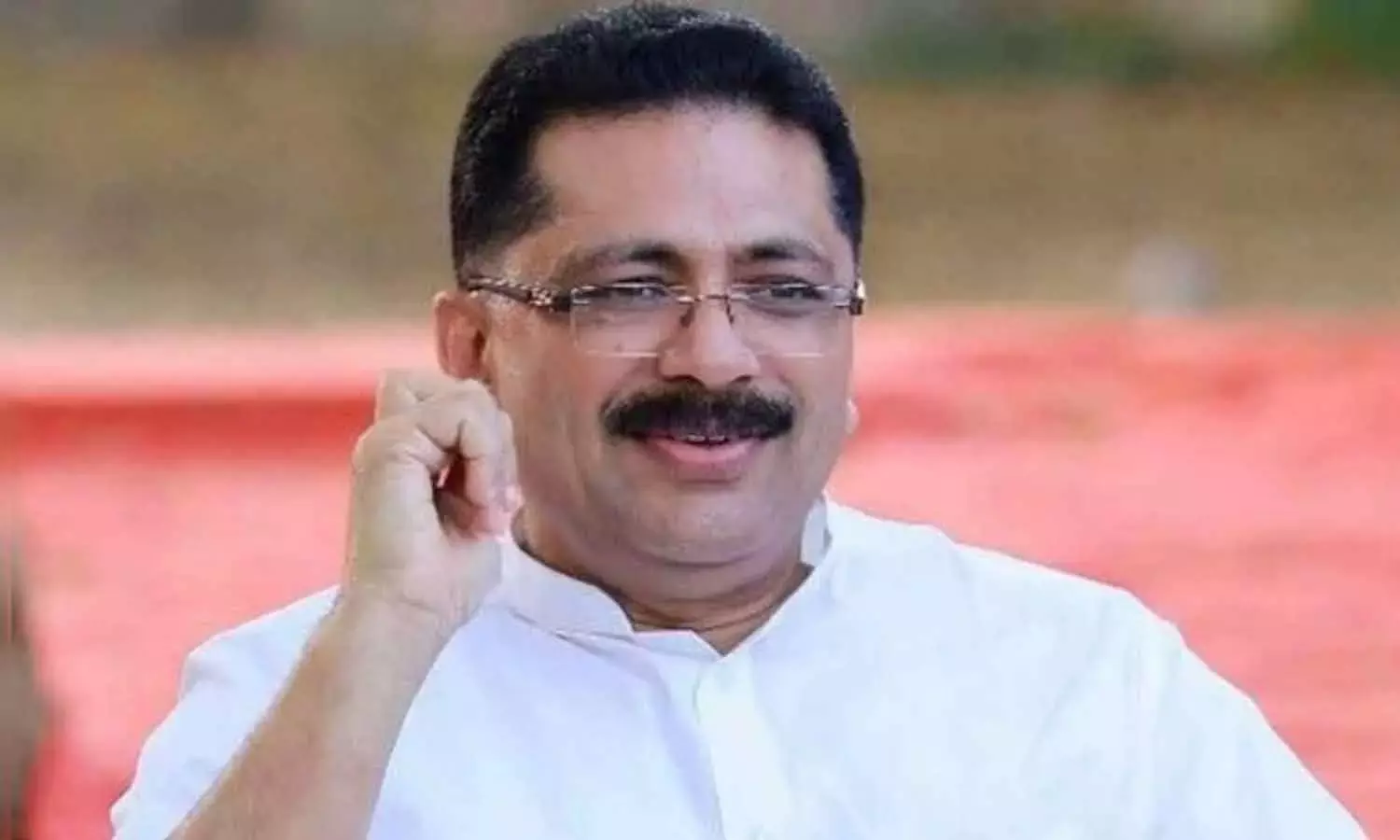 രാഹുലിനെയും ഫിറോസിനെയും പോലെയാണോ എല്ലാ കോൺഗ്രസുകാരും ലീഗുകാരും ?, പൊലീസാകെ പ്രശ്‌നമാണെന്ന് പറയരുത്: കെ.ടി ജലീൽ