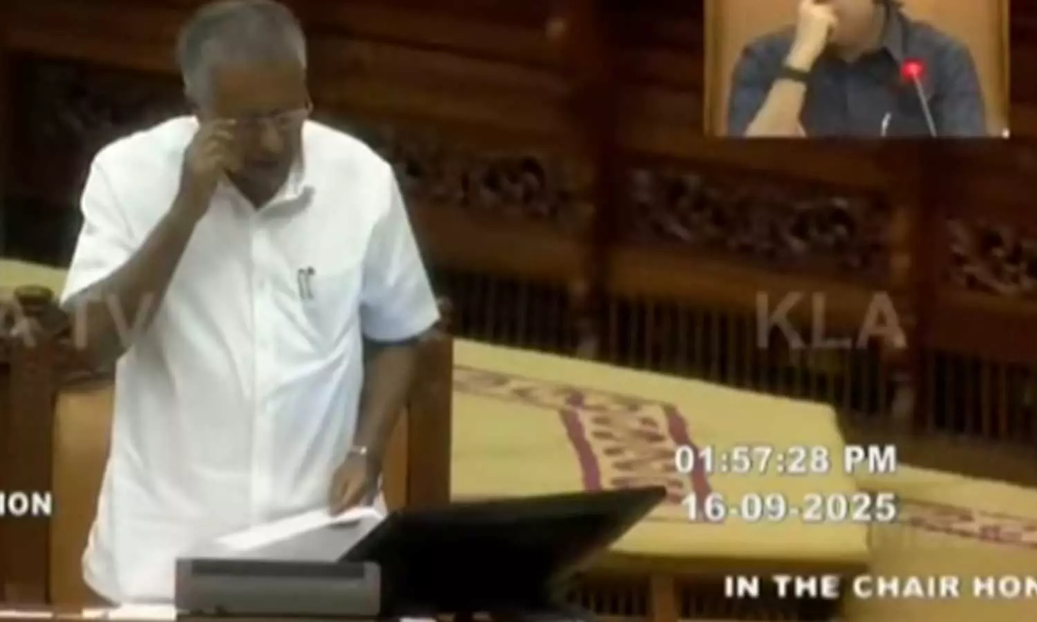 ഞാൻ ജനിച്ചത് സ്റ്റാലിന്റെ റഷ്യയിലല്ല,നെഹ്റുവിന്റെ ഇന്ത്യയിലായിരുന്നു; തെറ്റ് ചെയ്ത പൊലീസുകാരെ സംരക്ഷിക്കില്ലെന്ന് മുഖ്യമന്ത്രി ഞാൻ ജനിച്ചത് സ്റ്റാലിന്റെ റഷ്യയിലല്ല,നെഹ്റുവിന്റെ ഇന്ത്യയിലായിരുന്നു; തെറ്റ് ചെയ്ത പൊലീസുകാരെ സംരക്ഷിക്കില്ലെന്ന് മുഖ്യമന്ത്രി