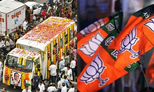 ഗുജറാത്ത് മുൻ മുഖ്യമന്ത്രി വിജയ് രൂപാണിയുടെ ശവസംസ്കാര ചെലവ് വഹിക്കില്ലെന്ന് ബിജെപി; 25 ലക്ഷം രൂപയുടെ ബില്ല് കുടുംബത്തിന് കൈമാറി, പാര്‍ട്ടിയില്‍ പൊട്ടിത്തെറി