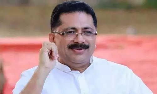 രാഹുലിനെയും ഫിറോസിനെയും പോലെയാണോ എല്ലാ കോൺഗ്രസുകാരും ലീഗുകാരും ?, പൊലീസാകെ പ്രശ്നമാണെന്ന് പറയരുത്: കെ.ടി ജലീൽ രാഹുലിനെയും ഫിറോസിനെയും പോലെയാണോ എല്ലാ കോൺഗ്രസുകാരും ലീഗുകാരും ?, പൊലീസാകെ പ്രശ്നമാണെന്ന് പറയരുത്: കെ.ടി ജലീൽ