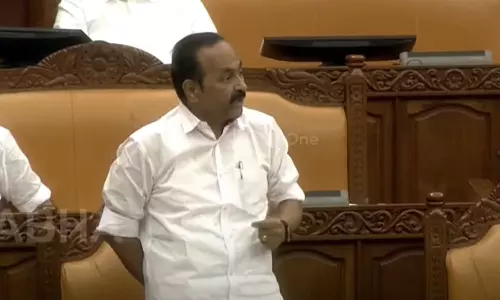 മുഖ്യമന്ത്രി ആഭ്യന്തരവകുപ്പിന്റെ ചുമതല ഒഴിഞ്ഞു പോകണം, സഭാകവാടത്തില്‍ സത്യാഗ്രഹം നടത്തും: വി.ഡി സതീശൻ