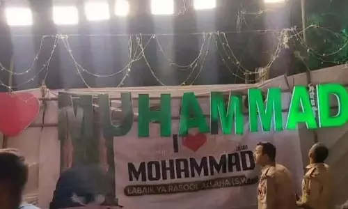 ‘I Love Mohammed’ signboard broken by Hindutva outfit, yet 25 Muslims booked ‘I Love Mohammed’ signboard broken by Hindutva outfit, yet 25 Muslims booked