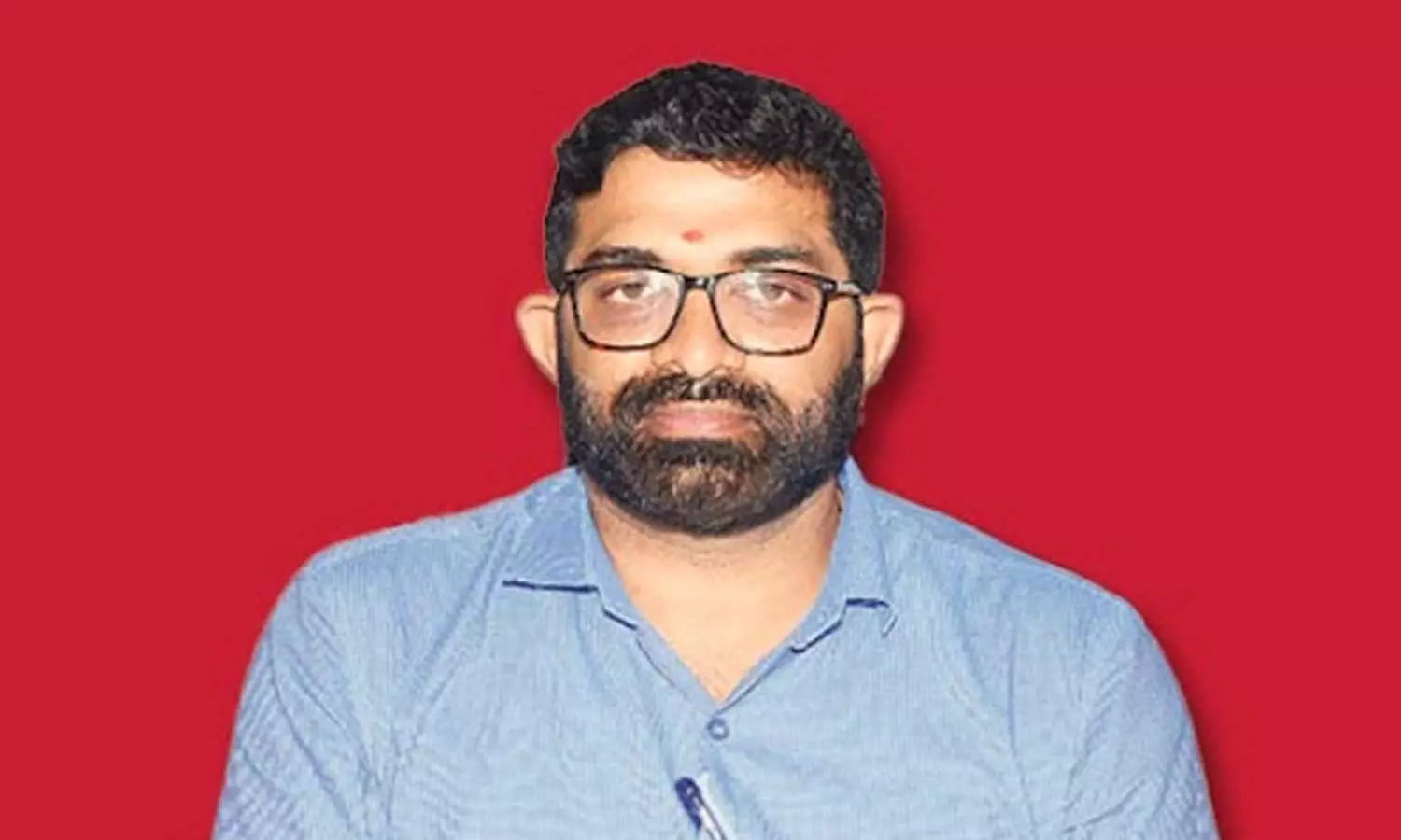 മുഡമുൻ കമ്മീഷണർ ദിനേശ് കുമാറിനെ അർധരാത്രിയിൽ അറസ്റ്റ് ചെയ്ത് ഇ.ഡി മുഡമുൻ കമ്മീഷണർ ദിനേശ് കുമാറിനെ അർധരാത്രിയിൽ അറസ്റ്റ് ചെയ്ത് ഇ.ഡി