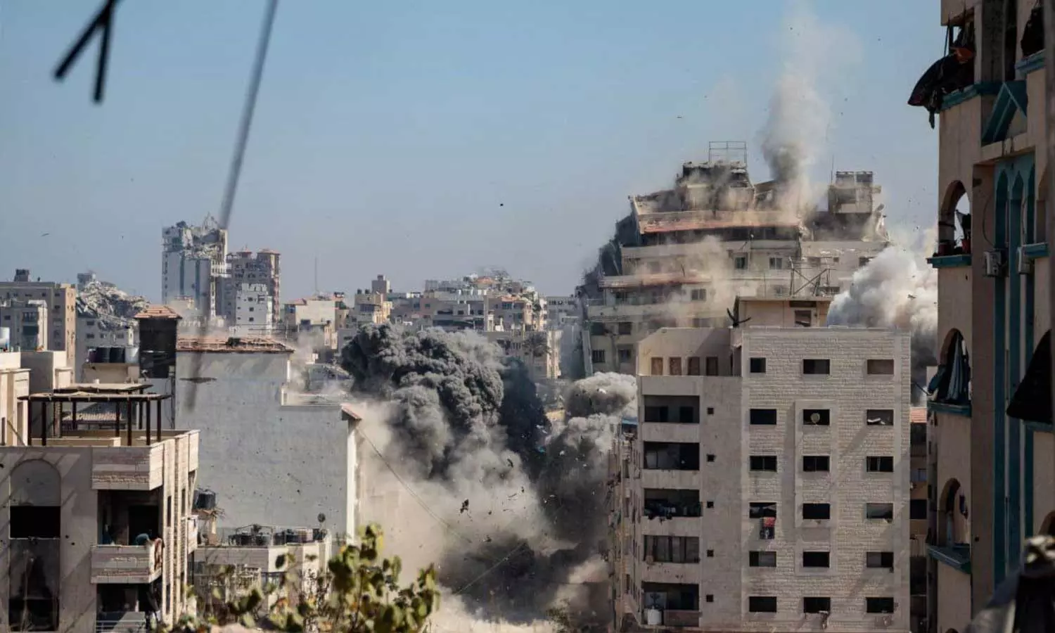 ഗസ്സസിറ്റി പിടിക്കാൻ നഗരത്തിൽ ബോംബ് മഴ വർഷിച്ച് ഇസ്രായേൽ; ഇന്ന് കൊല്ലപ്പെട്ടത് 51 പേർ ഗസ്സസിറ്റി പിടിക്കാൻ നഗരത്തിൽ ബോംബ് മഴ വർഷിച്ച് ഇസ്രായേൽ; ഇന്ന് കൊല്ലപ്പെട്ടത് 51 പേർ