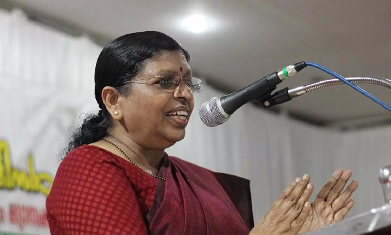 ഡോ.ലീലാവതിക്കെതിരായ സൈബർ ആക്രമണം; അങ്ങേയറ്റം അപലപനീയമെന്ന് വനിതാ കമ്മീഷൻ