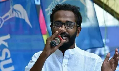 സിപിഎം ഭരണത്തിൽ പൊലീസ് അഴിഞ്ഞാടുന്നു, രാജാവിനെക്കാൾ വലിയ രാജഭക്തിയുള്ള പൊലീസുകാർക്ക് ഉചിതമായ സമ്മാനം നൽകും; കെഎസ്‌യു