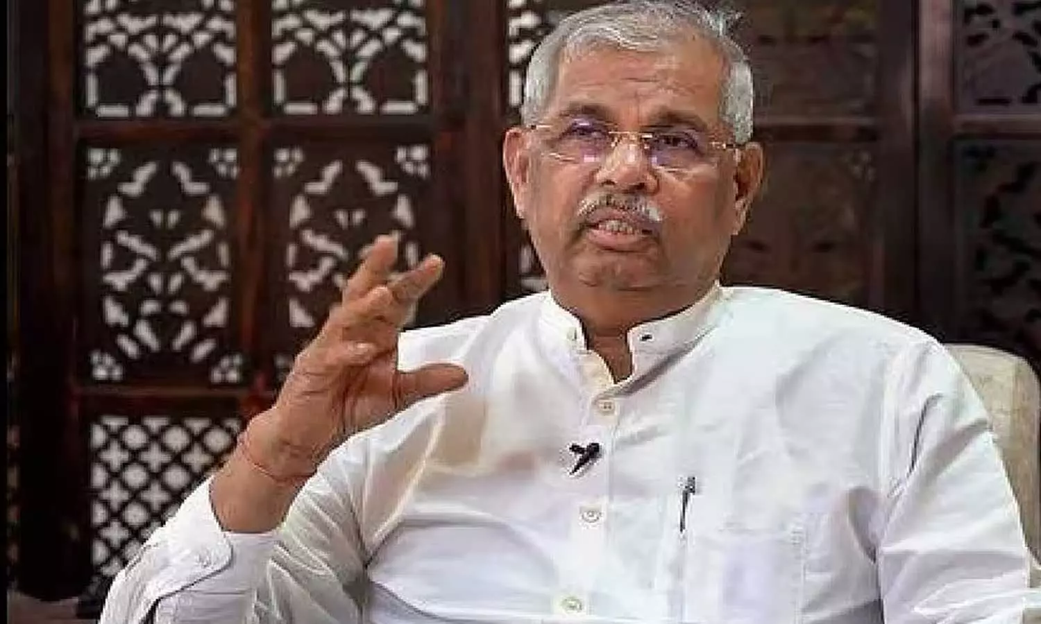 കേസ് നടത്താൻ സർവകലാശാലകളോട് പണം ചോദിച്ച് ഗവർണർ; 11 ലക്ഷം രൂപ നല്കണമെന്നാവശ്യപ്പെട്ട് കത്ത് കേസ് നടത്താൻ സർവകലാശാലകളോട് പണം ചോദിച്ച് ഗവർണർ; 11 ലക്ഷം രൂപ നല്കണമെന്നാവശ്യപ്പെട്ട് കത്ത്