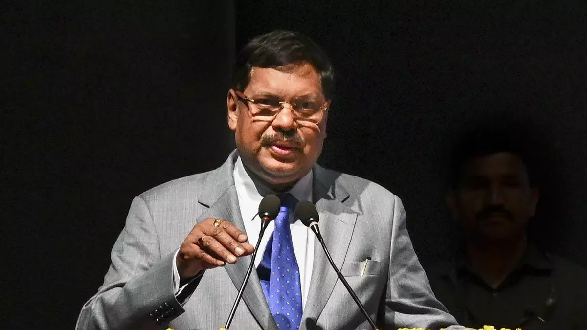 എല്ലാ മതങ്ങളെയും ഞാൻ ബഹുമാനിക്കുന്നു; വിവാദ പരാമർശത്തിൽ പ്രതികരിച്ച് ചീഫ് ജസ്റ്റിസ് ബി.ആർ ഗവായി എല്ലാ മതങ്ങളെയും ഞാൻ ബഹുമാനിക്കുന്നു; വിവാദ പരാമർശത്തിൽ പ്രതികരിച്ച് ചീഫ് ജസ്റ്റിസ് ബി.ആർ ഗവായി