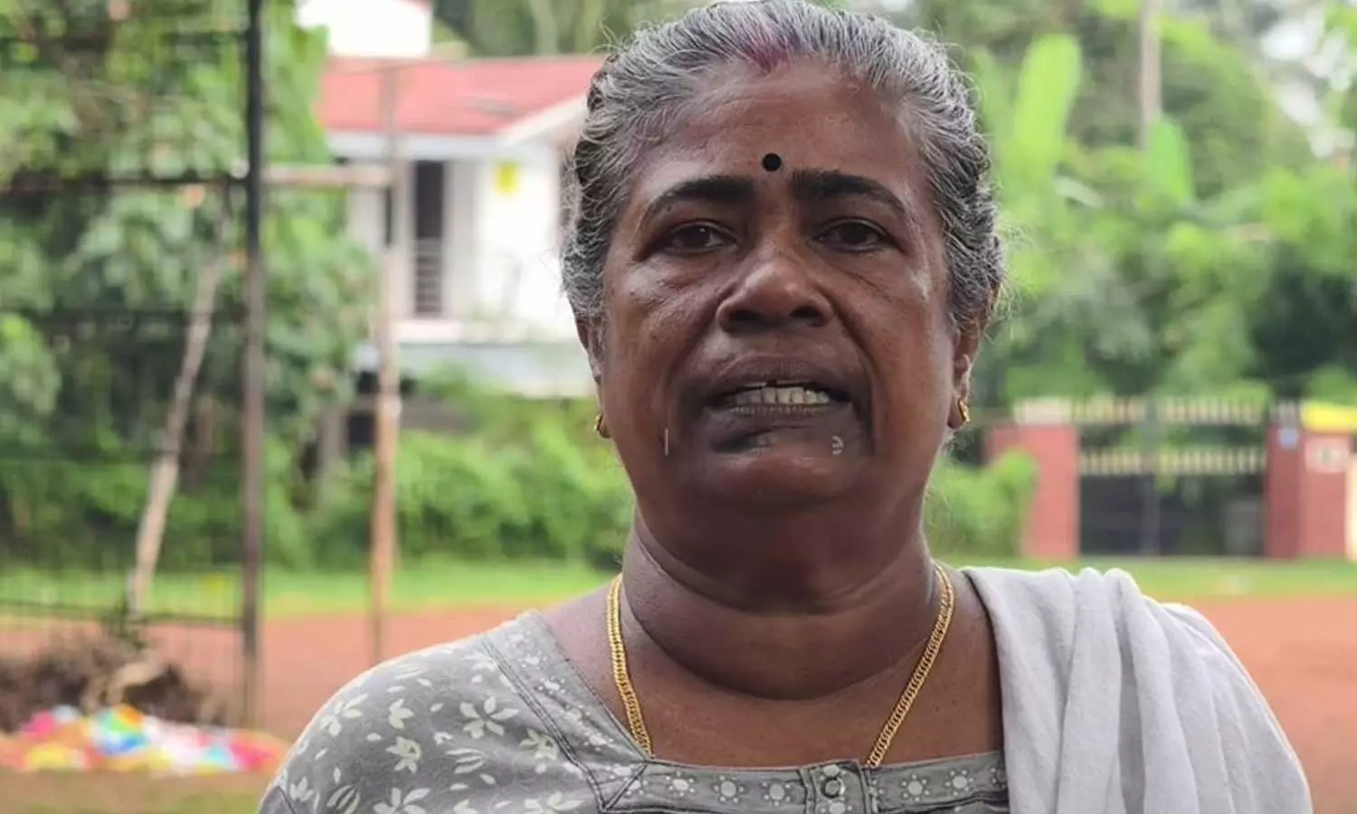 സുരേഷ് ഗോപിക്ക് പകരം ബാങ്കുകാരെ കണ്ടാൽ മതിയായിരുന്നു; ആനന്ദവല്ലിക്ക് പണം നൽകി കരുവന്നൂർ ബാങ്ക് സുരേഷ് ഗോപിക്ക് പകരം ബാങ്കുകാരെ കണ്ടാൽ മതിയായിരുന്നു; ആനന്ദവല്ലിക്ക് പണം നൽകി കരുവന്നൂർ ബാങ്ക്