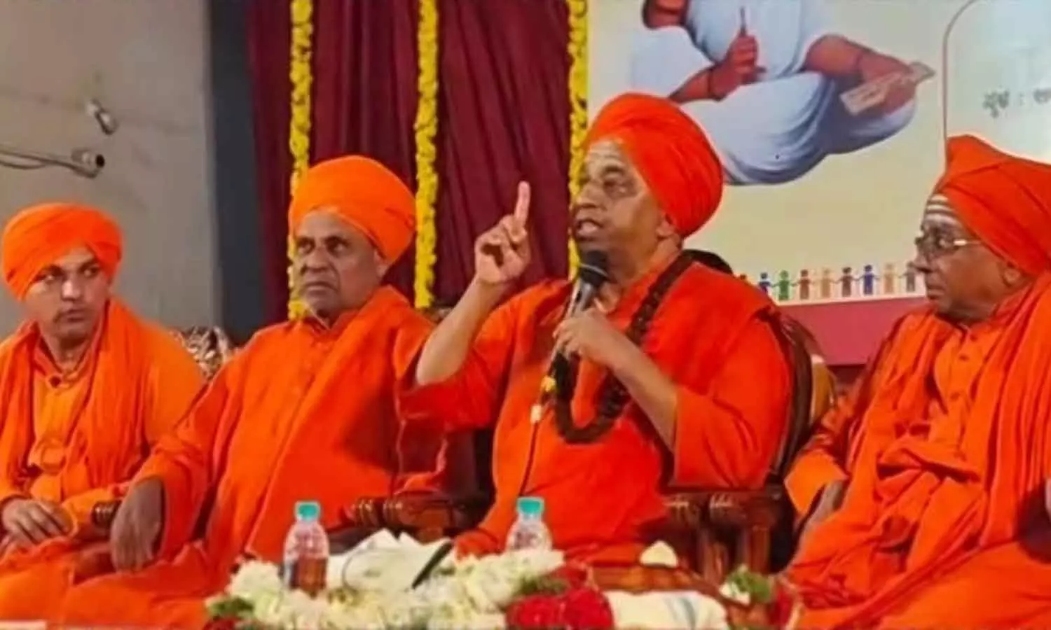 ലിംഗായത്ത് വിഭാഗം വിവേചനങ്ങൾക്ക് എതിരായ ഉയർന്നുവന്ന മതം: മഠാധിപതി സന്യാസിമാർ