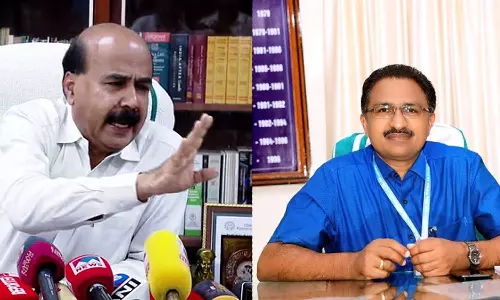 കേരള സർവകലാശാലയിൽ വി സിയുടെ പ്രതികാരനടപടി; രജിസ്ട്രാറുടെ പി.എയെ നീക്കി