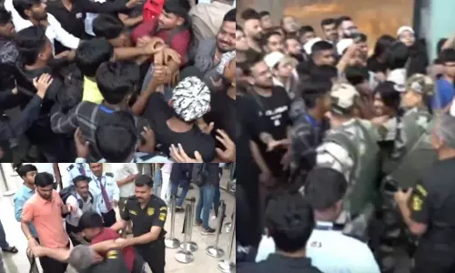 അടിയോടടി; ഐഫോൺ 17 വാങ്ങാൻ ആപ്പിൾ സ്റ്റോറിന് മുന്നിൽ തമ്മിലടിച്ച് ഐഫോൺ ആരാധകർ