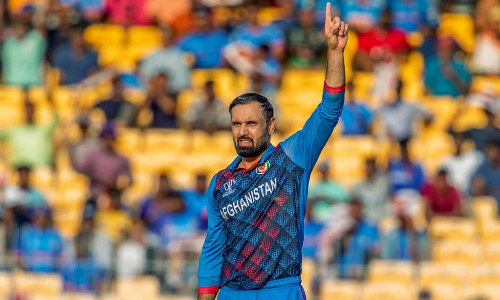 യുദ്ധക്കെടുതിയുടെ ആദ്യ പകുതി, രണ്ടാം ഇന്നിങ്സിൽ ​ഗംഭീര തിരിച്ചുവരവ്