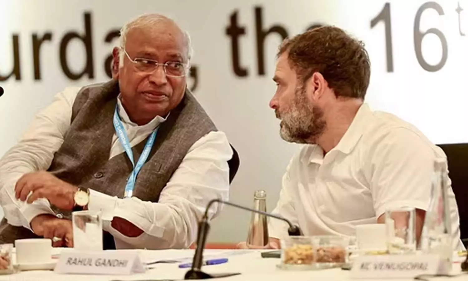 ഇന്ത്യക്കുള്ളത് ദുർബലനായ പ്രധാനമന്ത്രി; മോദിക്കെതിരെ കോൺഗ്രസ്