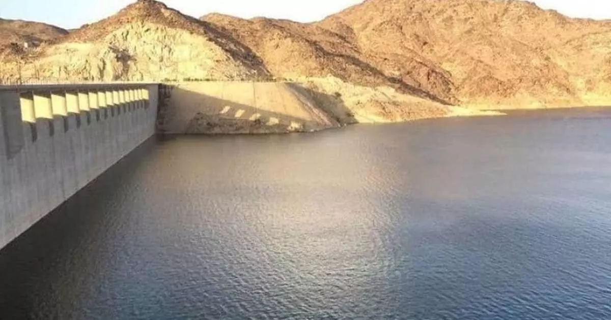 ജിദ്ദയിൽ അണക്കെട്ടുകൾ സ്ഥാപിക്കുന്നു ജിദ്ദയിൽ അണക്കെട്ടുകൾ സ്ഥാപിക്കുന്നു