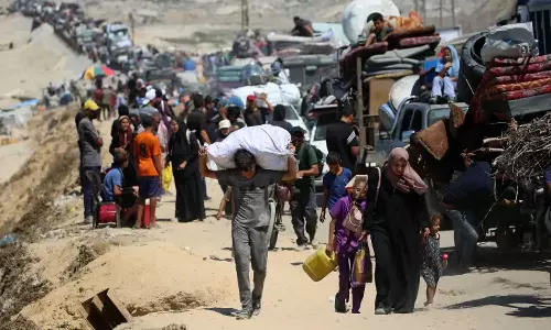 ഗസ്സ സിറ്റിയിൽ കണ്ണുനട്ട് ഇസ്രായേൽ, പലായനം ചെയ്തത് പതിനായിരങ്ങൾ