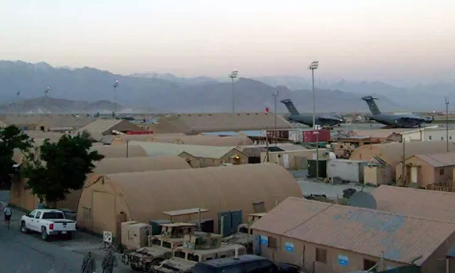 ബഗ്രാം വ്യോമതാവളം തിരികെ നൽകണം, ഇല്ലെങ്കിൽ മോശമായ കാര്യങ്ങൾ സംഭവിക്കും: അഫ്ഗാനിസ്താന് മുന്നറിയിപ്പുമായി ട്രംപ് ബഗ്രാം വ്യോമതാവളം തിരികെ നൽകണം, ഇല്ലെങ്കിൽ മോശമായ കാര്യങ്ങൾ സംഭവിക്കും: അഫ്ഗാനിസ്താന് മുന്നറിയിപ്പുമായി ട്രംപ്