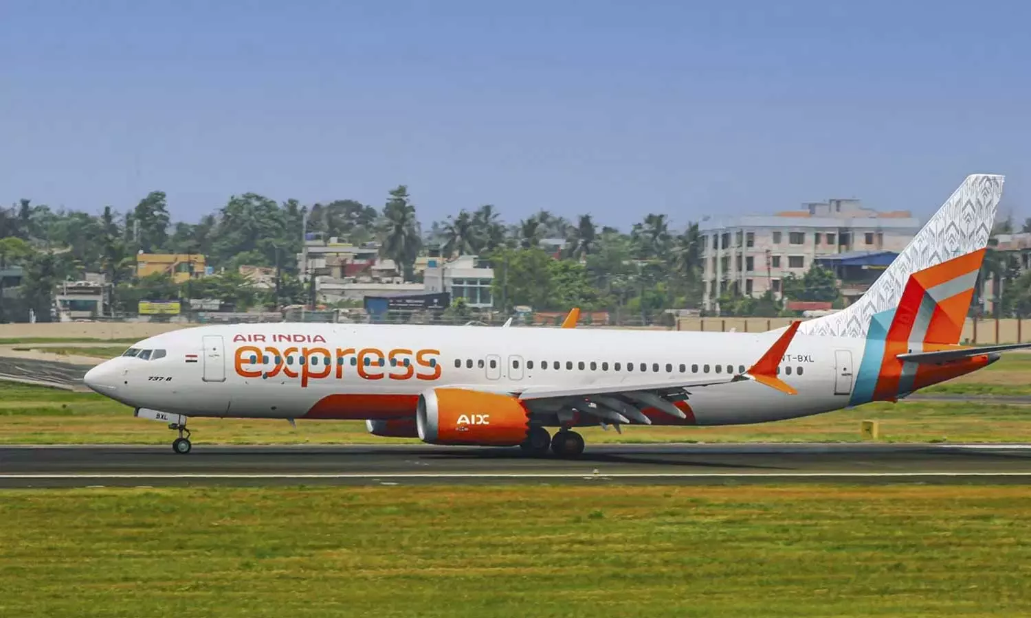 യാത്രക്കിടെ കോക്പിറ്റിനുള്ളിലേക്ക് കയറാൻ ശ്രമം; ടോയ്ലറ്റാണെന്നാണ് കരുതിയതെന്ന് യാത്രക്കാരന് യാത്രക്കിടെ കോക്പിറ്റിനുള്ളിലേക്ക് കയറാൻ ശ്രമം; ടോയ്ലറ്റാണെന്നാണ് കരുതിയതെന്ന് യാത്രക്കാരന്