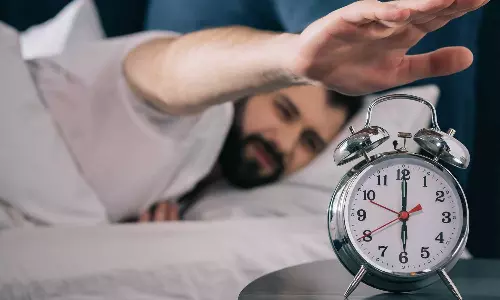 അലാറം കേട്ട് ഞെട്ടിയുണരാറാണോ പതിവ്? ഹൃദയം വലിയ പണി തരുമെന്ന് ഡോക്ടര്മാര് അലാറം കേട്ട് ഞെട്ടിയുണരാറാണോ പതിവ്? ഹൃദയം വലിയ പണി തരുമെന്ന് ഡോക്ടര്മാര്