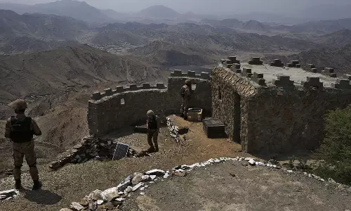 ഖൈബർ താഴ്‌വരയിൽ ബോംബ് വർഷിച്ച് പാകിസ്താൻ വ്യോമസേന; സ്ത്രീകളും കുട്ടികളും ഉൾപ്പെടെ 30 പേർ കൊല്ലപ്പെട്ടതായി റിപ്പോർട്ട്