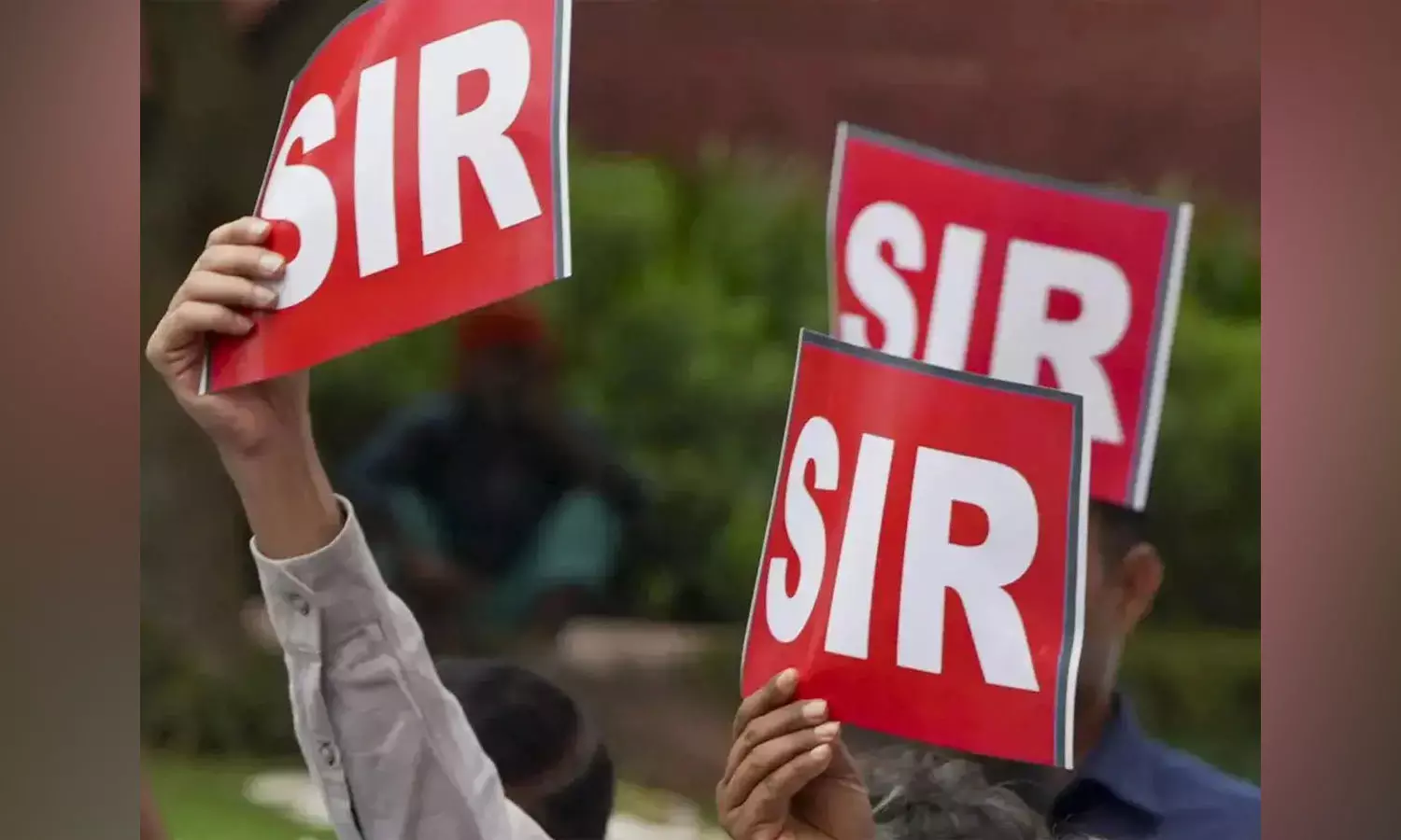 വോട്ടർ പട്ടിക തീവ്ര പരിഷ്കരണം; ഏറ്റവും അധികം പ്രതിസന്ധി നേരിടുക പുതിയ വോട്ടർമാർ വോട്ടർ പട്ടിക തീവ്ര പരിഷ്കരണം; ഏറ്റവും അധികം പ്രതിസന്ധി നേരിടുക പുതിയ വോട്ടർമാർ