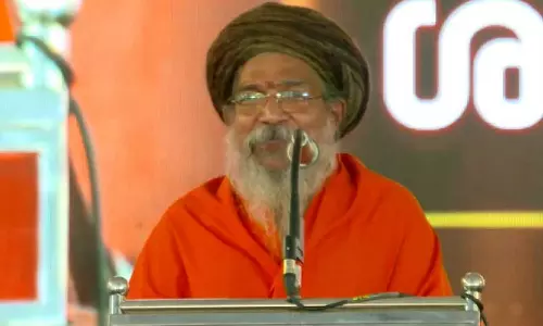 വാവർ തീവ്രവാദിയും മുസ്‌ലിം ആക്രമണകാരിയുമാണെന്ന പരാമര്‍ശം: ശ്രീരാമദാസ മിഷൻ അധ്യക്ഷനെതിരെ പരാതി