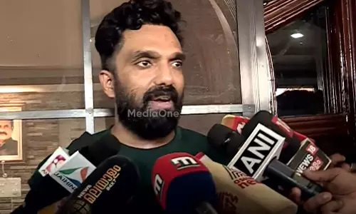 ഓപ്പറേഷൻ നുംഖോര്: നടൻ അമിത് ചക്കാലക്കലിന്റെ വീട്ടിൽ നിന്ന് രണ്ട് വാഹനങ്ങൾ കസ്റ്റഡിയിലെടുത്തു ഓപ്പറേഷൻ നുംഖോര്: നടൻ അമിത് ചക്കാലക്കലിന്റെ വീട്ടിൽ നിന്ന് രണ്ട് വാഹനങ്ങൾ കസ്റ്റഡിയിലെടുത്തു