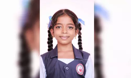 തെരുവുനായ കുറുകെ ചാടി ഓട്ടോ മറിഞ്ഞു; വിദ്യാർഥിനിക്ക് ദാരുണാന്ത്യം