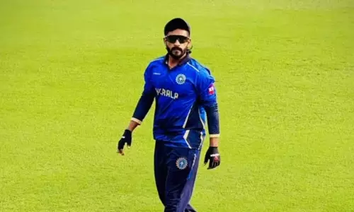 ഒമാൻ പര്യടനത്തിൽ കേരളത്തിന് തോൽവിയോടെ തുടക്കം ഒമാൻ പര്യടനത്തിൽ കേരളത്തിന് തോൽവിയോടെ തുടക്കം