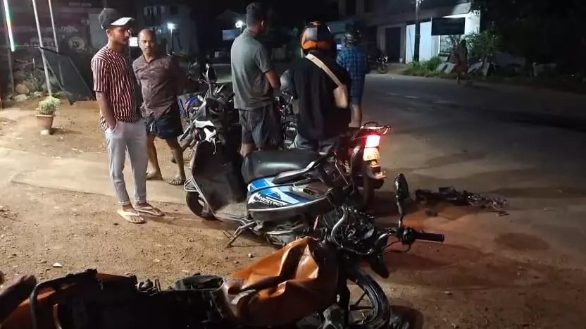 കൊല്ലത്ത് കാറും ബൈക്കും കൂട്ടിയിടിച്ച് അപകടം; യുവാവിന് ദാരുണാന്ത്യം കൊല്ലത്ത് കാറും ബൈക്കും കൂട്ടിയിടിച്ച് അപകടം; യുവാവിന് ദാരുണാന്ത്യം