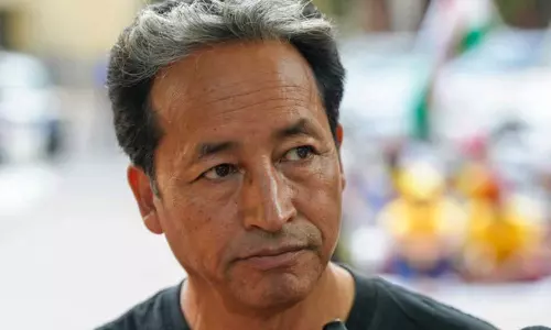 സോനം വാങ്ചുക്കിനെതിരെ കേന്ദ്ര നടപടി; സന്നദ്ധ സംഘടനക്ക് വരുന്ന വിദേശ ഫണ്ട് തടഞ്ഞു