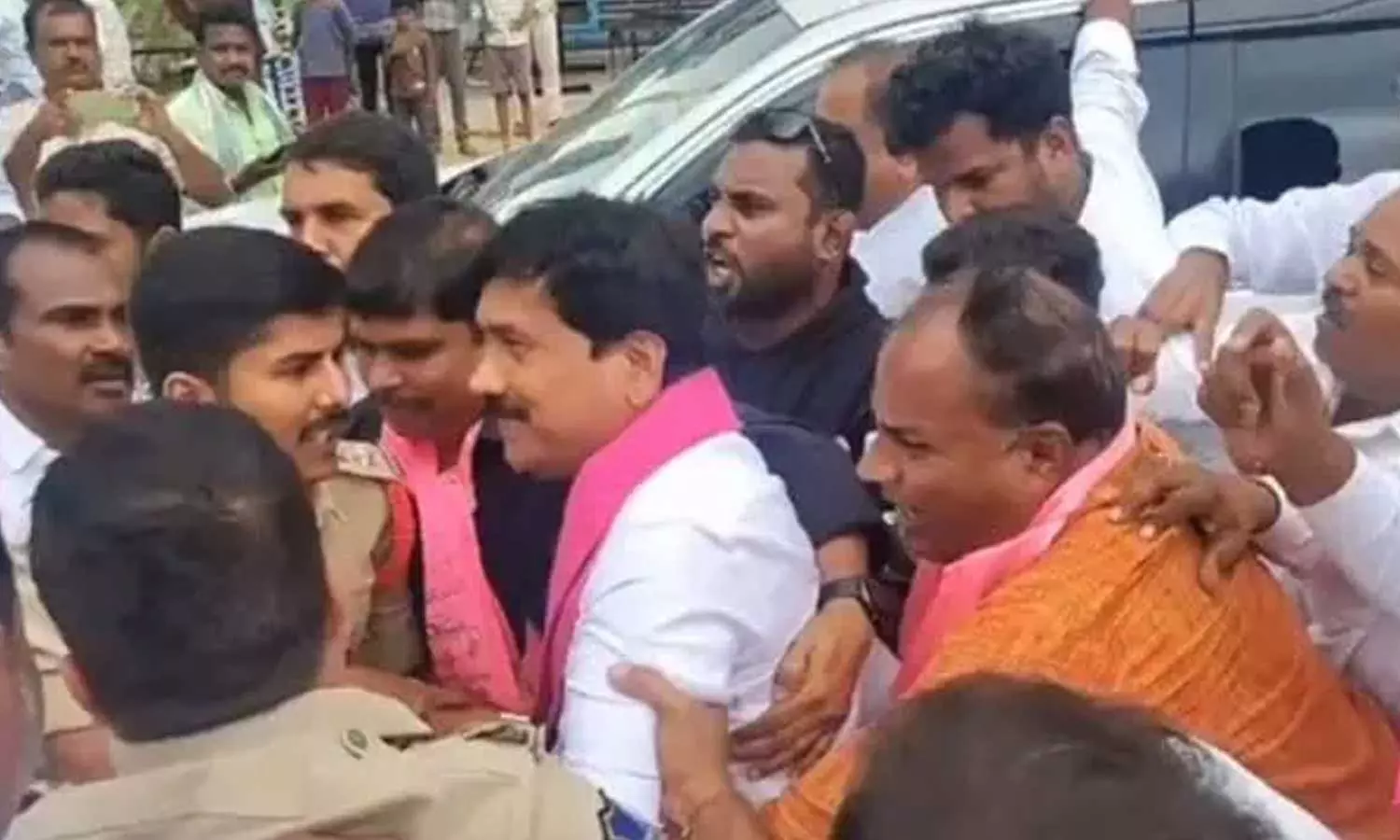 തെലങ്കാനയില്‍ ദര്‍ഗ പൊളിച്ചുമാറ്റുന്നതിനെതിരെ പ്രതിഷേധം; ബിആർഎസ് മുൻ എംഎൽഎ അറസ്റ്റിൽ