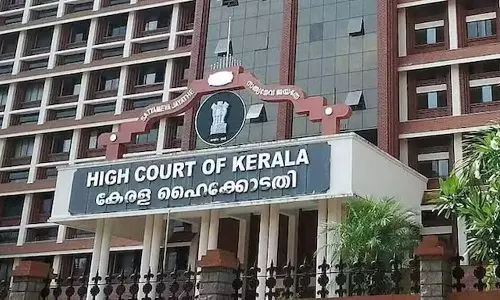 സ്വർണക്കടത്ത് കേസിൽ കേന്ദ്ര ഏജൻസികളുടെ ഗൂഡാലോചന അന്വേഷിക്കാൻ ജുഡീഷ്യല് കമ്മീഷൻ; ഹൈക്കോടതി തീരുമാനം ഇന്ന് സ്വർണക്കടത്ത് കേസിൽ കേന്ദ്ര ഏജൻസികളുടെ ഗൂഡാലോചന അന്വേഷിക്കാൻ ജുഡീഷ്യല് കമ്മീഷൻ; ഹൈക്കോടതി തീരുമാനം ഇന്ന്