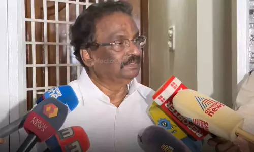 എന്റെ കയ്യിൽ രേഖ ഇല്ലാത്തതുകൊണ്ട് ആരോപണം ഉന്നയിക്കുന്നില്ല; ഷാഫി പറമ്പിലിനെതിരായ അധിക്ഷേപത്തിൽ പാലക്കാട് ജില്ലാ സെക്രട്ടറിയെ കൈവിട്ട് എ.കെ ബാലൻ