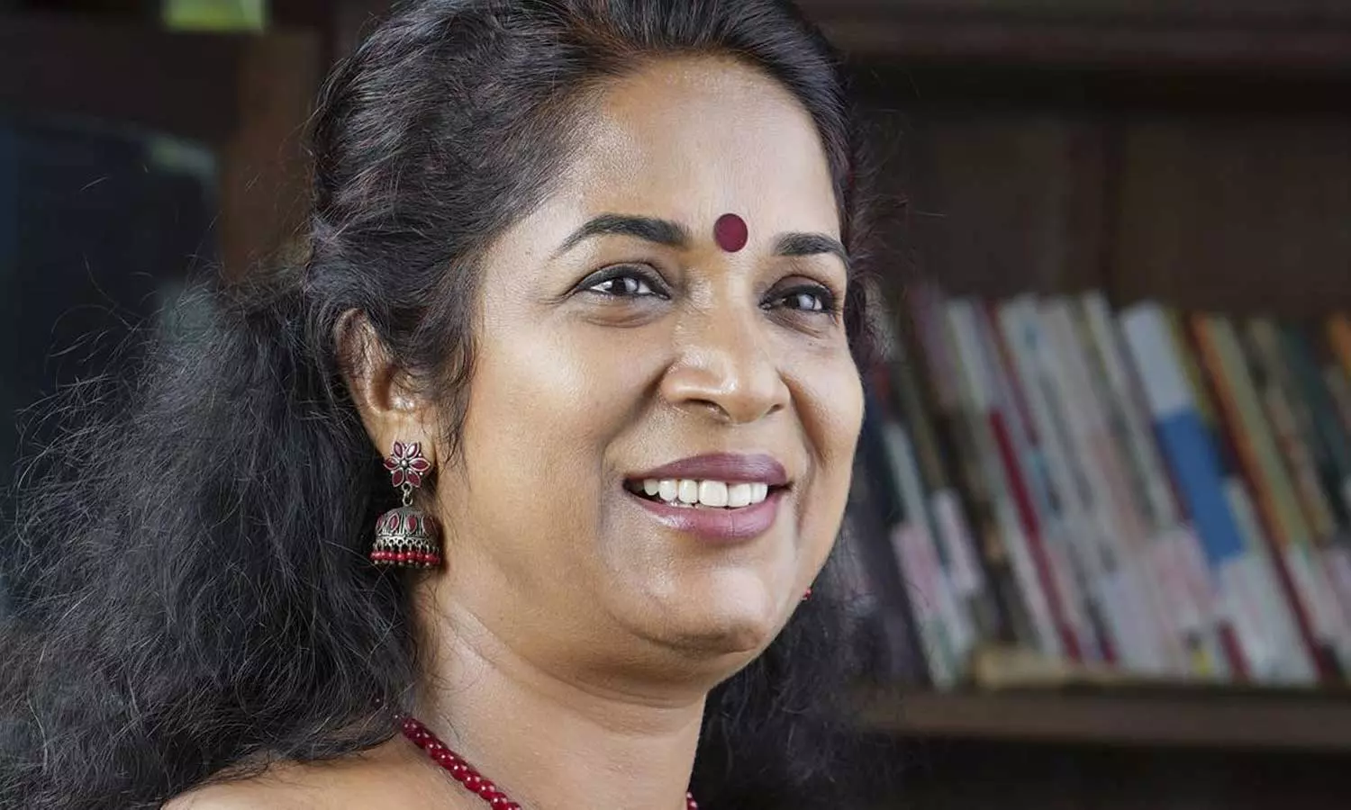 കെ.ജെ ഷൈനിനെതിരായ സൈബർ ആക്രമണം; അഞ്ചുപേരുടെ ഫോണുകൾ പിടിച്ചെടുത്തു