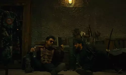 അവൻ വരും ചാത്തൻമാര്‍ കൊണ്ടുവരും; ടൊവിനോ നായകനായി ലോക ചാപ്റ്റര്‍ 2 വരുന്നു