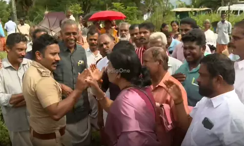 പാലക്കാട് ഒയാസിസ് ബ്രൂവറി കമ്പനിക്കെതിരെ നാട്ടുകാരുടെ പ്രതിഷേധം
