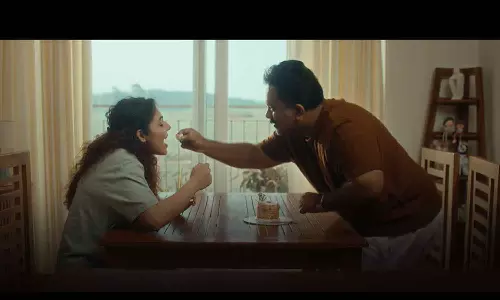 അജു വർഗീസ് പ്രണയ നായകനാകുന്ന ആമോസ് അലക്സാണ്ഡർ - ആദ്യ വീഡിയോഗാനം എത്തി