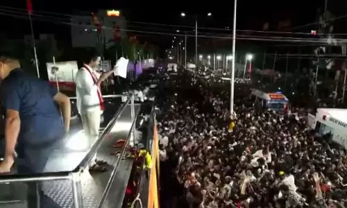 വിലാപ ഭൂമിയായി കരൂർ; മരണം 36