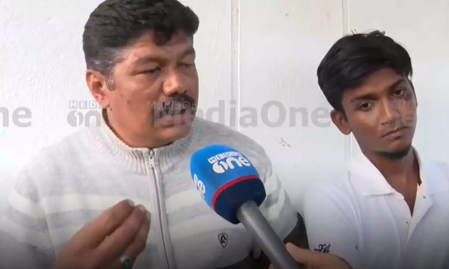 സ്ത്രീകളും കുട്ടികളും പരിപാടിക്ക് വരരുതെന്ന് വിജയ് നൂറുവട്ടം പറഞ്ഞിരുന്നു,പൊലീസ് സുരക്ഷ ഒരുക്കിയിരുന്നില്ല; ടിവികെ നേതാക്കൾ