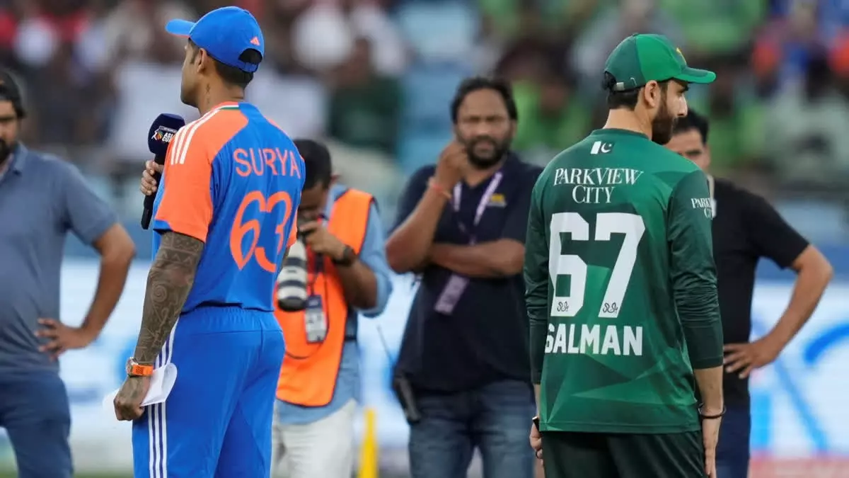 ഏഷ്യാകപ്പ് ഫൈനലിന് മുന്നോടിയായുള്ള ഫോട്ടോഷൂട്ട് ബഹിഷ്‍കരിച്ച് സൂര്യകുമാർ യാദവ്, പ്രതികരണവുമായി പാക് ക്യാപ്റ്റൻ