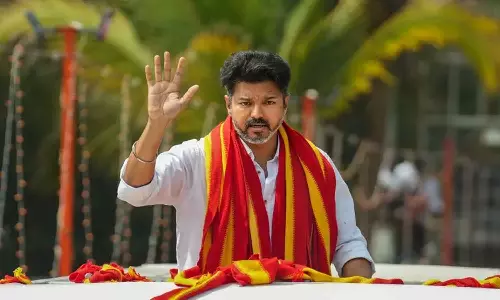 ടിവികെയെ പൂട്ടുമോ ഡിഎംകെ? വിജയ്‌യുടെ രാഷ്ട്രീയ ഭാവി ഇനി എങ്ങനെയാകും?