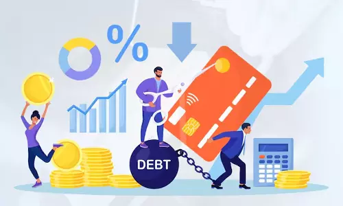 കുതിച്ചുയരുന്ന ക്രെഡിറ്റ് കാർഡ് ബില്ലുകൾ; നാല് വർഷത്തിനുള്ളിൽ വർധിച്ചത് ഇരട്ടിയിലധികം