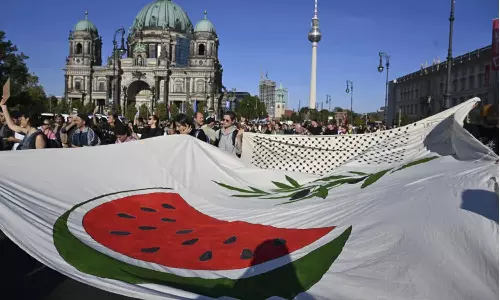 ഗസ്സയിലെ ഇസ്രായേലി വംശഹത്യക്കുള്ള ജർമൻ പിന്തുണക്കെതിരെ ബെർലിനിൽ കൂറ്റൻ റാലി