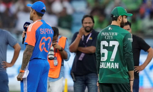 ഏഷ്യാകപ്പ് ഫൈനലിന് മുന്നോടിയായുള്ള ഫോട്ടോഷൂട്ട് ബഹിഷ്‍കരിച്ച് സൂര്യകുമാർ യാദവ്, പ്രതികരണവുമായി പാക് ക്യാപ്റ്റൻ