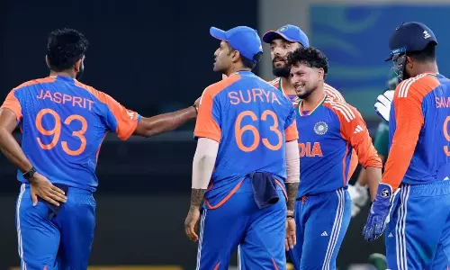 പാകിസ്താനെ കറക്കി വീഴ്ത്തി ഇന്ത്യ; കുൽദീപ് യാദവിന്‌ നാല് വിക്കറ്റ്