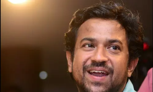 ആരാധിക്കുന്നത് മോദി, കരുണാകരൻ, നായനാര് അടക്കമുള്ള നേതാക്കളെ; പൊളിറ്റിക്കൽ അജണ്ടയില്ലെന്ന് രൂപേഷ് പീതാംബരൻ ആരാധിക്കുന്നത് മോദി, കരുണാകരൻ, നായനാര് അടക്കമുള്ള നേതാക്കളെ; പൊളിറ്റിക്കൽ അജണ്ടയില്ലെന്ന് രൂപേഷ് പീതാംബരൻ