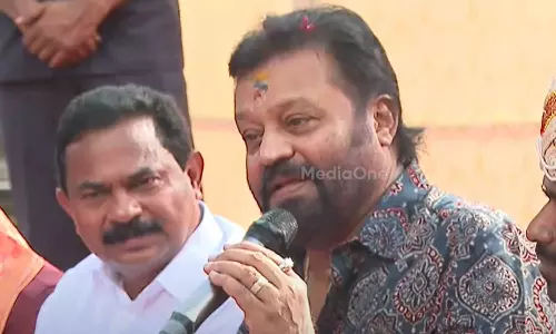 ശവങ്ങളെ കൊണ്ട് വോട്ട് ചെയ്ത് ജയിച്ചവരാണ് നിങ്ങളെ വഹിക്കുന്നത്; അധിക്ഷേപ പരാമർശവുമായി സുരേഷ് ഗോപി